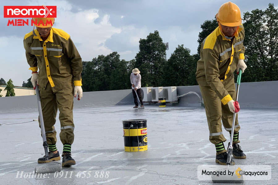 Thợ thi công chống thấm sàn mái