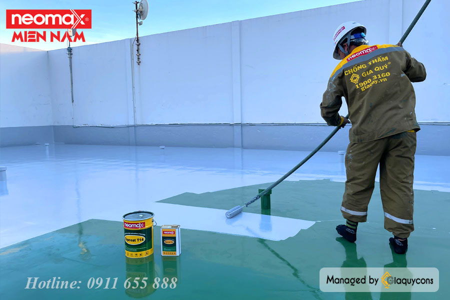Thợ thi công chống thấm sân thượng
