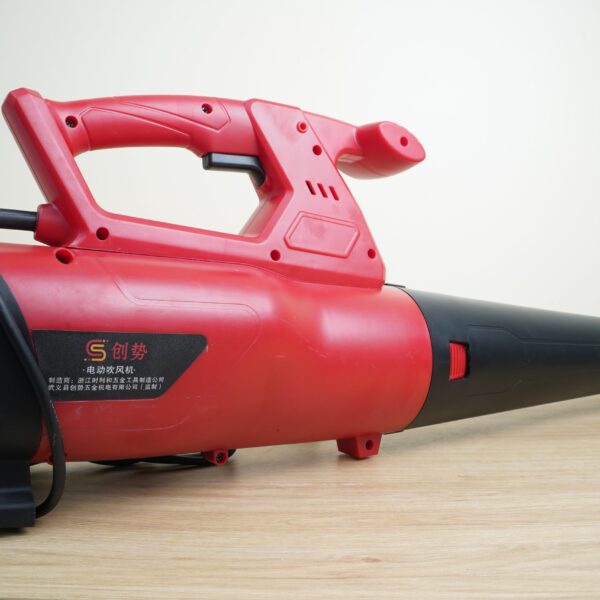 Máy thổi bụi màu đỏ