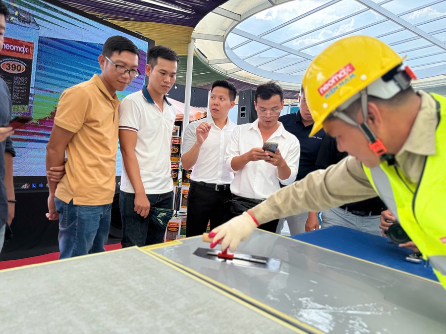 HỘI THẢO GIỚI THIỆU SẢN PHẨM MỚI CHỐNG THẤM UREA THI CÔNG NGUỘI - NEOMAX 390 HỘI THẢO GIỚI THIỆU SẢN PHẨM MỚI CHỐNG THẤM UREA THI CÔNG NGUỘI - NEOMAX 390