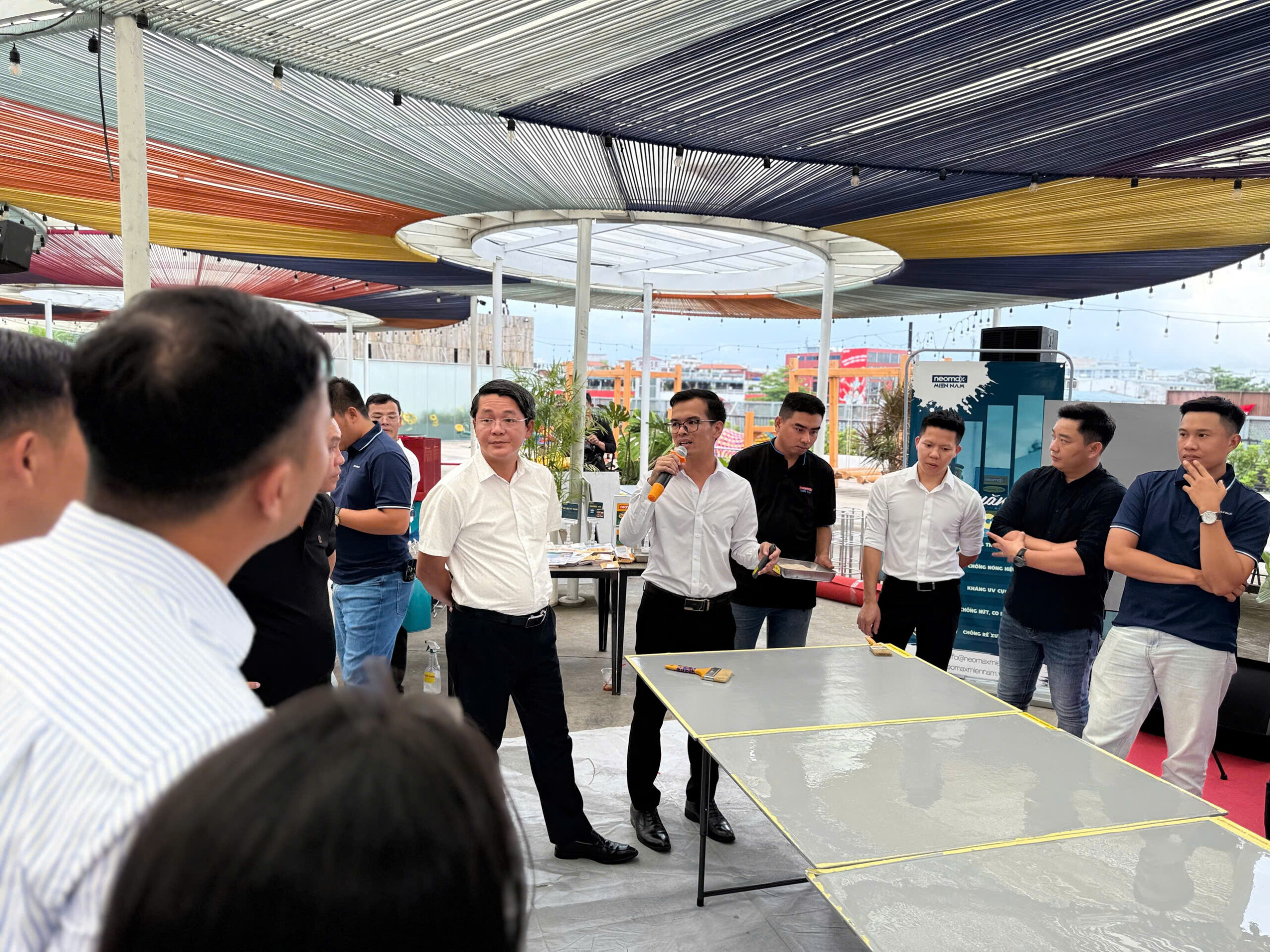 HỘI THẢO GIỚI THIỆU SẢN PHẨM MỚI CHỐNG THẤM UREA THI CÔNG NGUỘI - NEOMAX 390 HỘI THẢO GIỚI THIỆU SẢN PHẨM MỚI CHỐNG THẤM UREA THI CÔNG NGUỘI - NEOMAX 390