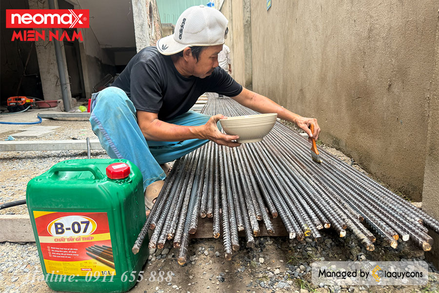 Tẩy rỉ sét công trình B07
